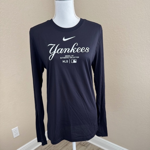 New York Yankees Nike Long Sleeve Performance T-Shirt Small - Picture 1 of 6